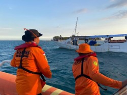 Kapal Angkut Wisatawan Tenggelam di Perairan Takalar, 31 Orang Dievakuasi