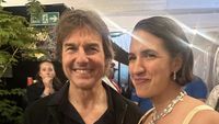 Foto: Keakraban Tom Cruise dan Penyanyi Asuhan Chris Martin, Disebut Pacaran
