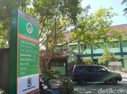 SMKN Kota Malang Angkat Bicara Soal Viral Guru Cekik-Memiting Siswa