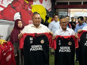 Andre Rosiade Siapkan Bonus bagi Semen Padang FC di Laga Perdana Liga 1