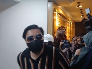 Aksi David Bayu Gandeng Audrey Davis Hadapi Kasus Video Asusila Aksi David Bayu Gandeng Audrey Davis Hadapi Kasus Video Asusila