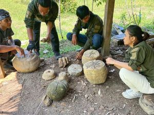 Batuan Aneh Berusia 10 Ribu Tahun di Pegunungan Sanggabuana Karawang Batuan Aneh Berusia 10 Ribu Tahun di Pegunungan Sanggabuana Karawang