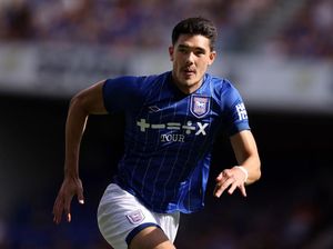 Nomor Skuad Ipswich Town: Elkan Baggott 25, Ed Sheeran 17 Nomor Skuad Ipswich Town: Elkan Baggott 25, Ed Sheeran 17