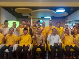 Golkar Serahkan SK ke 10 Cakada untuk Pilkada di Sumut, Ini Daftarnya
