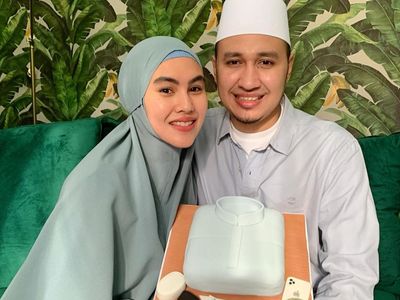Potret Hangat Kartika Putri saat Makan Bareng Habib Usman