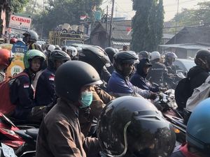 Lalin Kembangan Arah Meruya Jakbar Macet Parah Pagi Ini