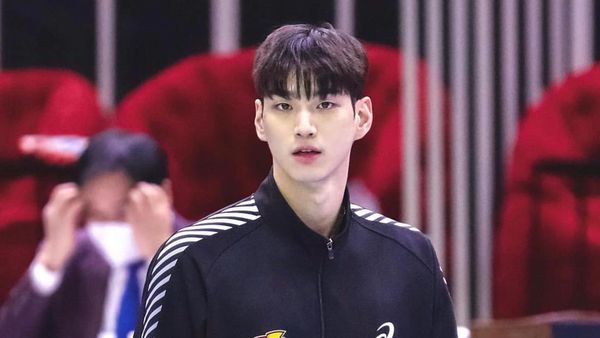 8 Foto Pemain Voli Korea Ganteng yang Viral, Disebut Mirip Kim Soo Hyun