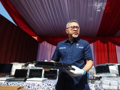 Mendag Pamer Barang Impor Ilegal Rp 46 M Sebelum Dimusnahkan