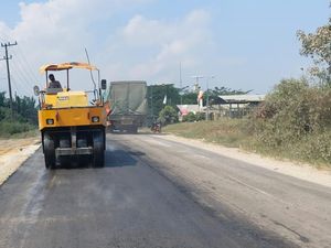 Pj Gubernur Riau Respons Usulan Bupati soal Perbaikan Jalan Rusak di Inhu
