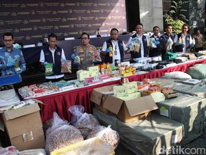 Deretan Barang Bukti Kejahatan Ekonomi yang Rugikan Negara hingga Rp 13 M Deretan Barang Bukti Kejahatan Ekonomi yang Rugikan Negara hingga Rp 13 M