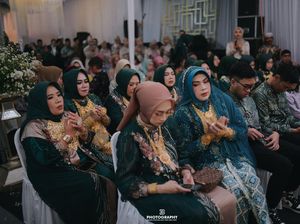 Viral Resepsi Pernikahan Tamunya bak Toko Emas Berjalan, Bikin Salfok Viral Resepsi Pernikahan Tamunya bak Toko Emas Berjalan, Bikin Salfok