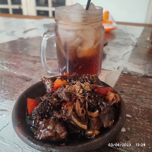 Tempat makan iga bakar cobek