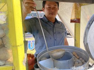Alasan Pilu Pedagang Pentol Surabaya Gratiskan Dagangan buat Anak Yatim Alasan Pilu Pedagang Pentol Surabaya Gratiskan Dagangan buat Anak Yatim