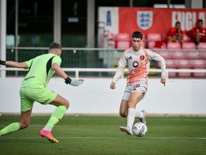 Barnsley Vs Roma: Dybala-Soule Cetak Gol, I Lupi Menang 4-0