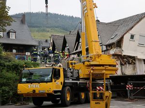 Hotel Tepi Sungai di Jerman Ambruk, 1 Orang Tewas Hotel Tepi Sungai di Jerman Ambruk, 1 Orang Tewas