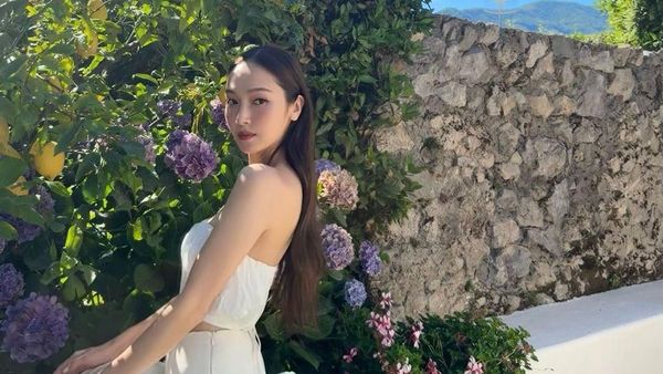 Cara Jessica Jung Rayakan Ultah Ke-17 Debut