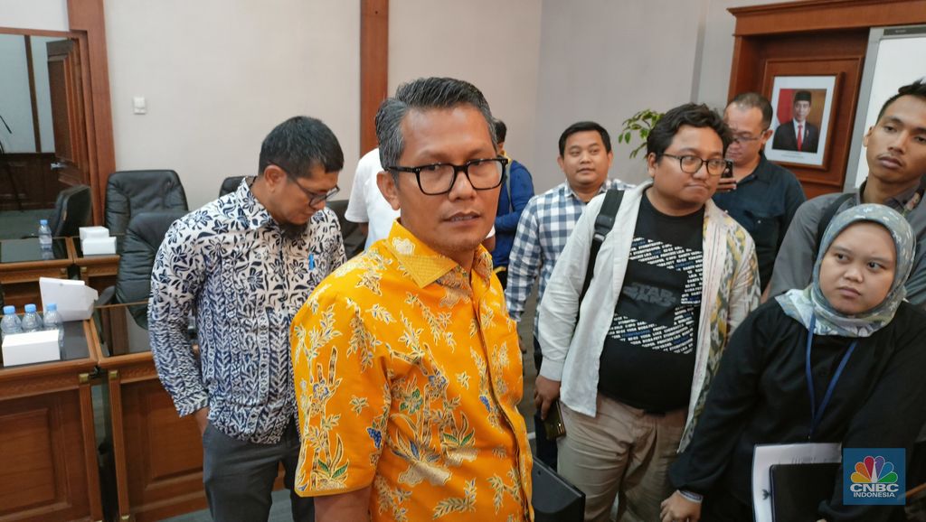 Jubir Kemenperin Febri Hendri Antoni Arif (CNBC Indonesia/Ferry Sandi) Jubir Kemenperin Febri Hendri Antoni Arif (CNBC Indonesia/Ferry Sandi)