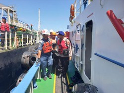 Terdengar 2 Ledakan Besar Saat Kapal Tanker Elisabeth Terbakar di Perairan Bali