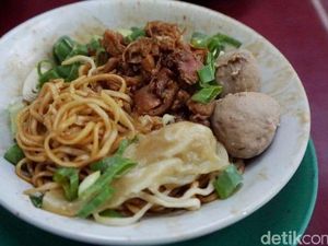Kocak! Mie Ayam Disebut Jadi Obat Anti Depresi ala Gen Z