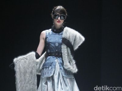 8 Koleksi Busana Cantik Manis Yosafat Dwi Kurniawan di JF3 Fashion Festival