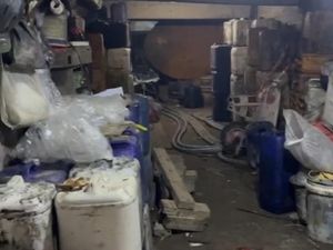 2 Tangki Minyak Curah Ditemukan di Bawah Pasar 16 Ilir, Bisa Picu Ledakan 2 Tangki Minyak Curah Ditemukan di Bawah Pasar 16 Ilir, Bisa Picu Ledakan