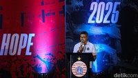 Diketahui Persija masih menggunakan mayoritas skuad lama ditambah dengan pemain muda berbakat seperti Gholy hingga pemain asing baru Ramon Bueno dan Pedro Dias. Selain itu, legenda Persija yang akan membersamai tim yaitu Bambang Pamungkas sebagai manager dan Hendro Kartiko sebagai pelatih kiper.