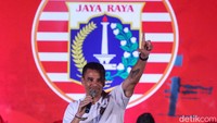 Pada musim depan Persija juga menggunakan jasa pelatih asing asal Spanyol jebolan Barcelona yaitu Carlos Pena.
