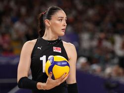 Pesona Atlet Jelita di Olimpiade Paris 2024 yang Pikat Netizen Pesona Atlet Jelita di Olimpiade Paris 2024 yang Pikat Netizen