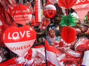 Jelang Perayaan HUT RI, Pernak-pernik Mulai Marak Dijual