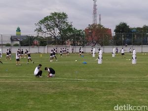 Bernardo Mainkan Sulthan Zaky Jadi Gelandang Bertahan, Gantikan M Arfan? Bernardo Mainkan Sulthan Zaky Jadi Gelandang Bertahan, Gantikan M Arfan?