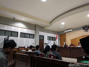 Sidang Korupsi Dana Desa Rp 505 Juta, Sekdes Sentil Harta Eks Kades Barejulat Sidang Korupsi Dana Desa Rp 505 Juta, Sekdes Sentil Harta Eks Kades Barejulat