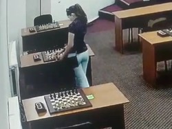 Kelicikan Pemain Catur Wanita Terungkap, Racuni Lawannya dengan Bubuk Merkuri