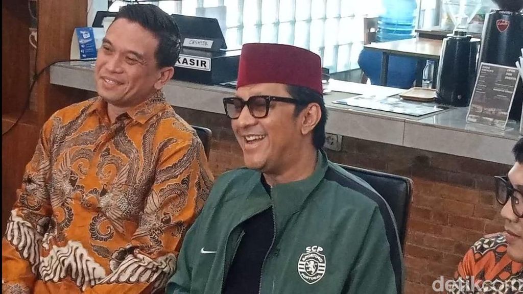 Andre Taulany Berpeci Merah, Santai Bicara Perpisahan dengan Erin Andre Taulany Berpeci Merah, Santai Bicara Perpisahan dengan Erin