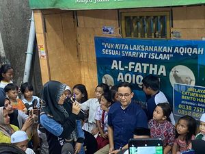 Blusukan ke Muara Baru, Anies Janji Warga Jakarta Hidup Tenang Bukan Tegang
