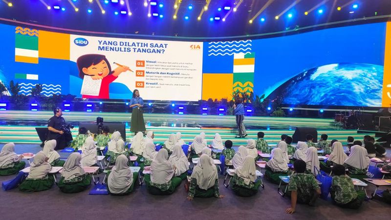 Perkuat Literasi, APP Group Gelar Lomba Menulis Tangan di Festival LIKE