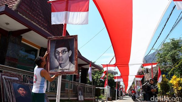 Bendera Merah Putih Ratusan Meter Hiasi Kampung Kebonagung Malang
