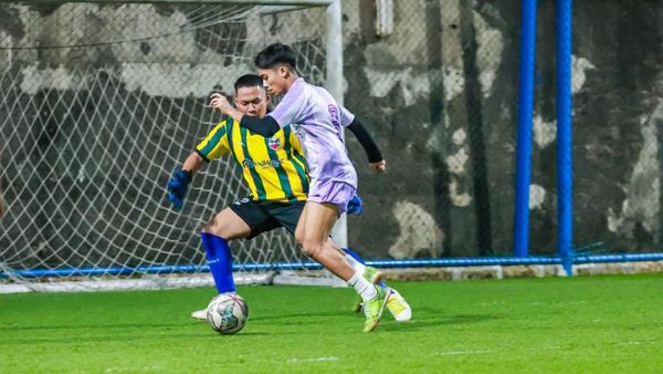 5 Aksi Betrand Peto Menari di Lapangan Hijau