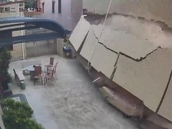 Detik-detik Bangunan Runtuh Karena Ledakan Gas di China, 3 Orang Tewas