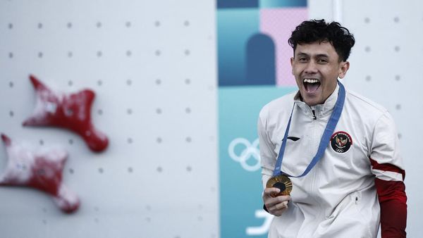 Ekspresi Veddriq Usai Sumbang Emas Olimpiade Pertama untuk Indonesia