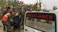 Evakuasi Jenazah Jatuhnya Helikopter di Hutan Nepal