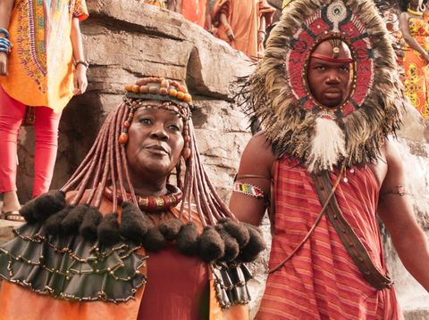 Connie Chiume sebagai Zawavari dalam Black Panther (2018). (Marvel Studios/IMDb)