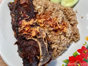 Perpaduan Iga Bakar Rawamangun dan Nasi Kebuli yang Viral Perpaduan Iga Bakar Rawamangun dan Nasi Kebuli yang Viral