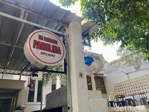 Iga Panggang Panglima, Restoran Viral yang Jadi Incaran Bule-bule Iga Panggang Panglima, Restoran Viral yang Jadi Incaran Bule-bule