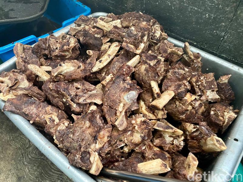 Jualan Sejak 20 Tahun Lalu, Iga Bakar Viral Ini Punya Belasan Cabang