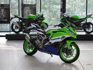 Wujud Ninja ZX-25R Edisi Terbatas, Harga Rp 138 Juta-Masih Pakai Anak Kunci Wujud Ninja ZX-25R Edisi Terbatas, Harga Rp 138 Juta-Masih Pakai Anak Kunci