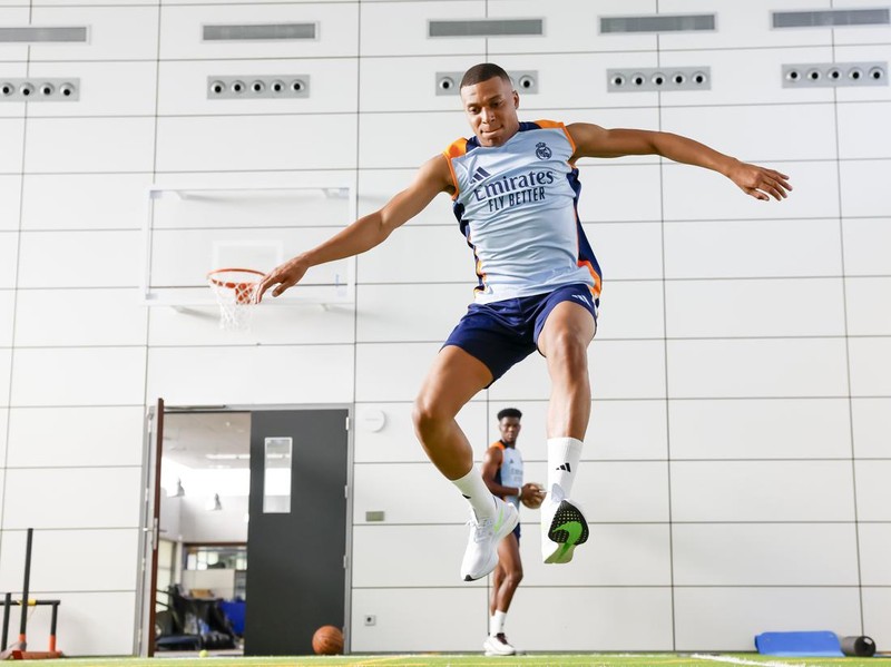 MADRID, SPAIN - AUGUST 07: Kylian Mbappe of Real Madrid exercising inside the gym at Valdebebas training ground on August 07, 2024 in Madrid, Spain. (Photo by Victor Carretero/Real Madrid via Getty Images)