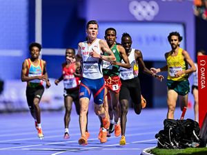 Duh! Kameramen Nyaris Tak Selamat di Lari 5.000 M Olimpiade 2024 Duh! Kameramen Nyaris Tak Selamat di Lari 5.000 M Olimpiade 2024