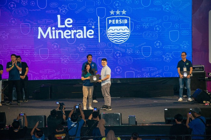 Le Minerale Jadi Official Mineral Water Persib