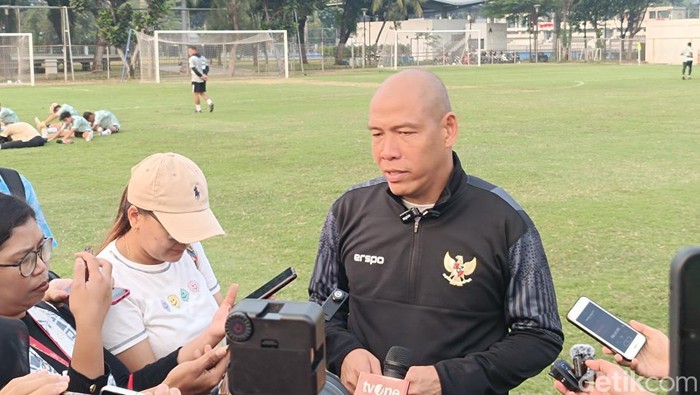 Pelatih Timnas Indonesia U-16, Nova Arianto