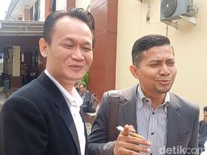 Andre Taulany Mau Cerai, Pihak Istri Nyanyi Cinta Suci Andre Taulany Mau Cerai, Pihak Istri Nyanyi Cinta Suci